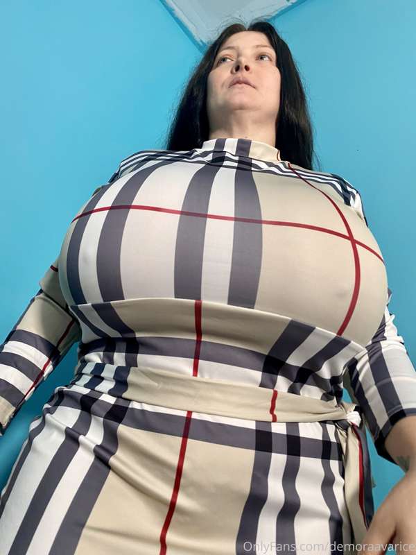 Not a comparison here, just a dress from a fan! Looks pretty.. 17