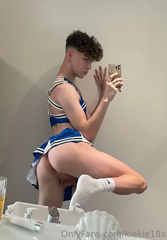 Cheerleader twink 😊🎉 11