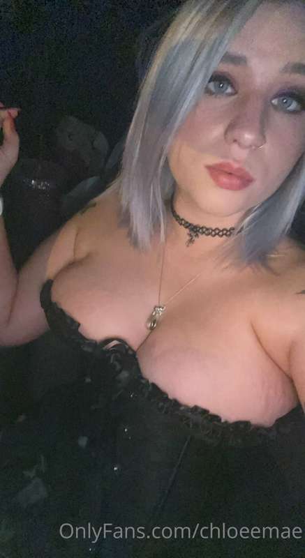 I feel so fucking sexy tonight 🥰 5
