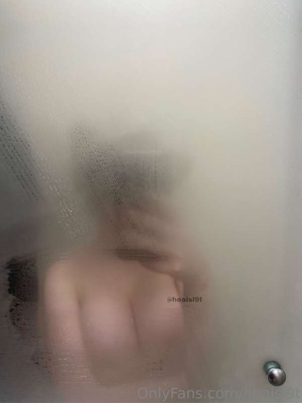 steamy showers are my fav 🤭 i’ll be sending out the uncensor..