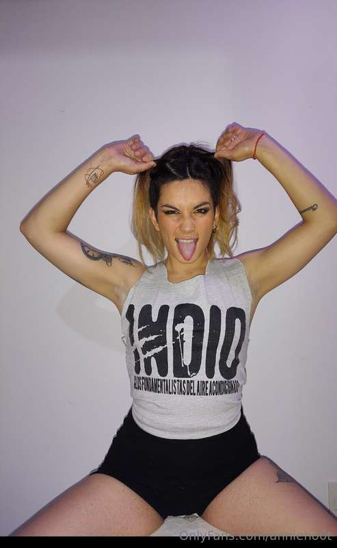 Annieho0T - Onlyfans - 21 Apr, 2025