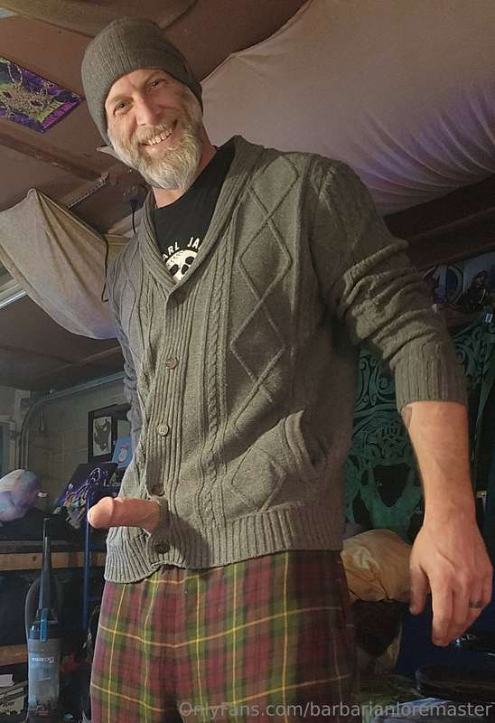 Hey, check out my new sweater I got for Christmas! Do you li..