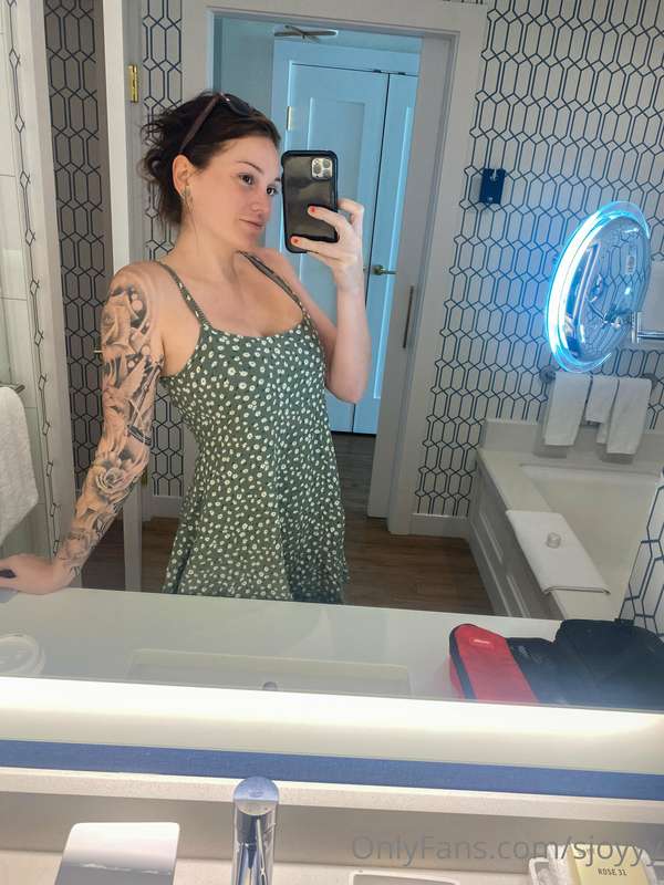 Swipe to make the dress fall off👗 🙈