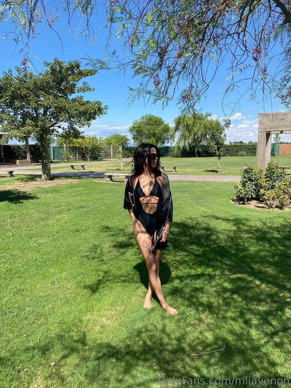 I love pool and sun days ✨🏹🖤