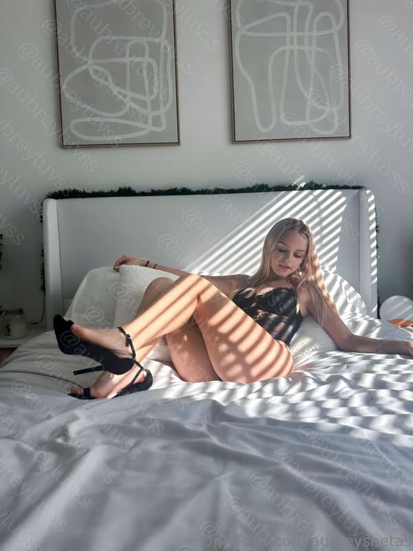 a Goddess to white boys and a cumslut for BBC☺️ 5
