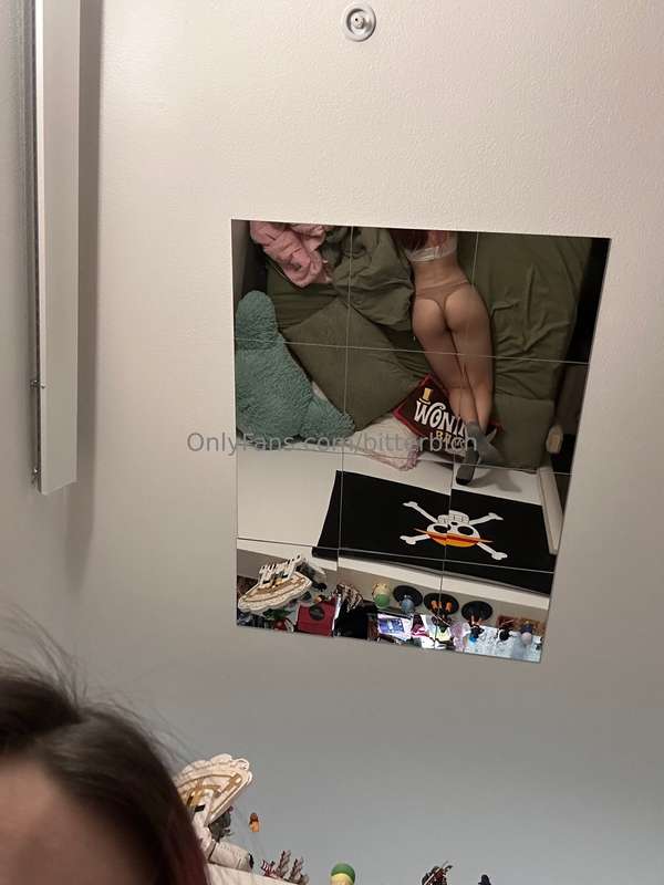 The mirror on the ceiling was a FANTASTIC call imo 
