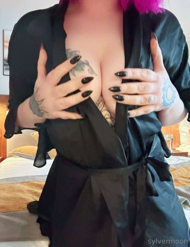 what type of content do you want to see me make? cosplay? mo..