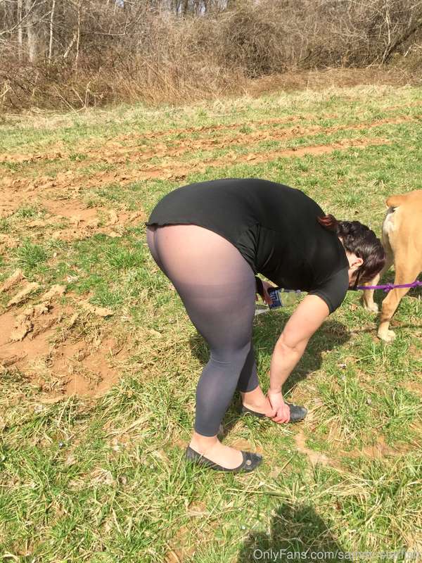 Here’s the next 20 pics. I like flashing my big booty in pub.. 9