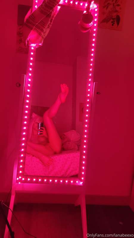 im obsessed with this lighting 3