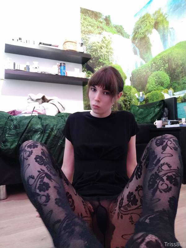 Hey everyone :)

New pictures for you all today. 
Decided to.. 5