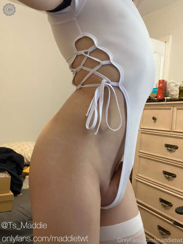 I love this outfit I picked out a lot! The heels were a grea.. 10
