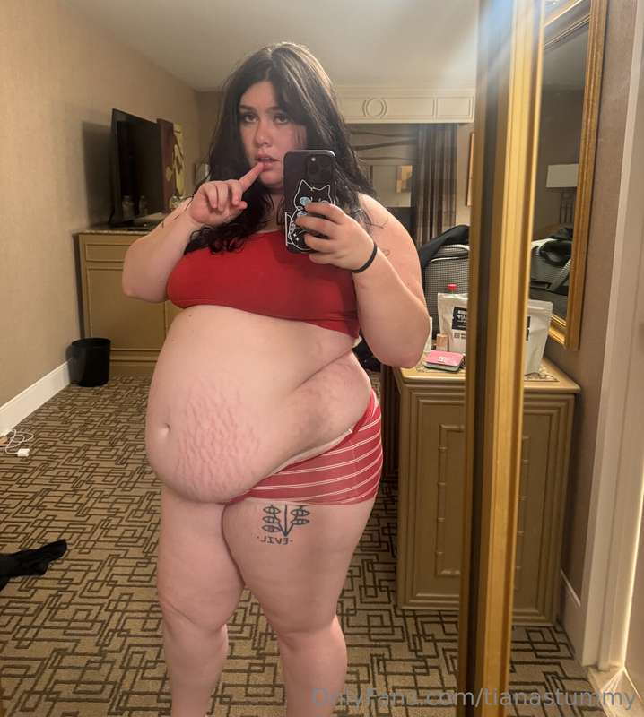 BREAKING NEWS!!!! the tummy is ALMOST touching the floor lik.. 6