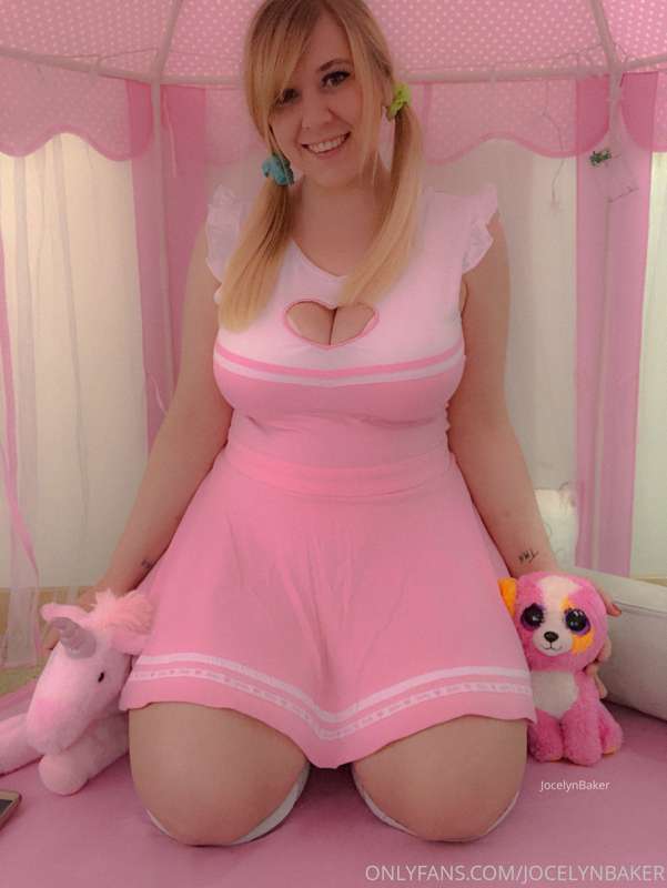 I tried something new with this fetish, so please be nice. 🥺..
