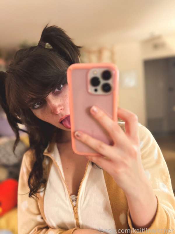 Kaitlinwitcher - Fansly - 11 Dec, 2023