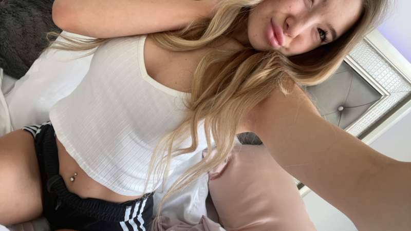 I have a spicy surprise for you... wanna see it? hmu 🙈