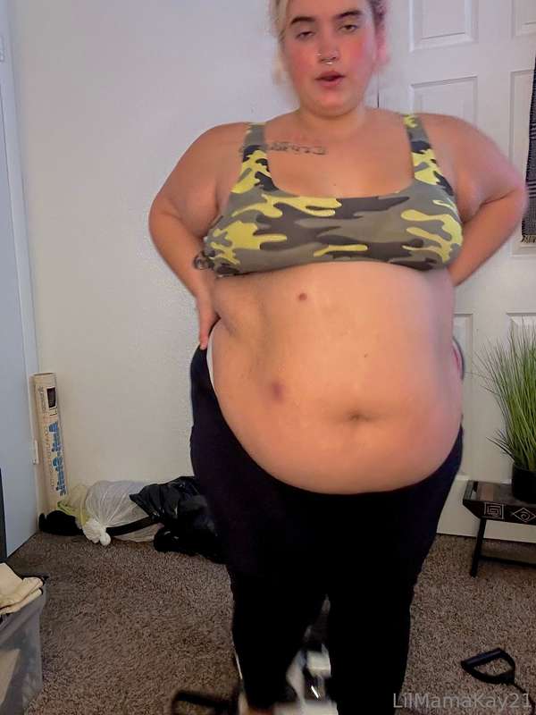 My gym friends have some negative opinions about my bulk…🐷  .. 5
