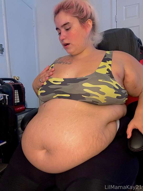 My gym friends have some negative opinions about my bulk…🐷  .. 7