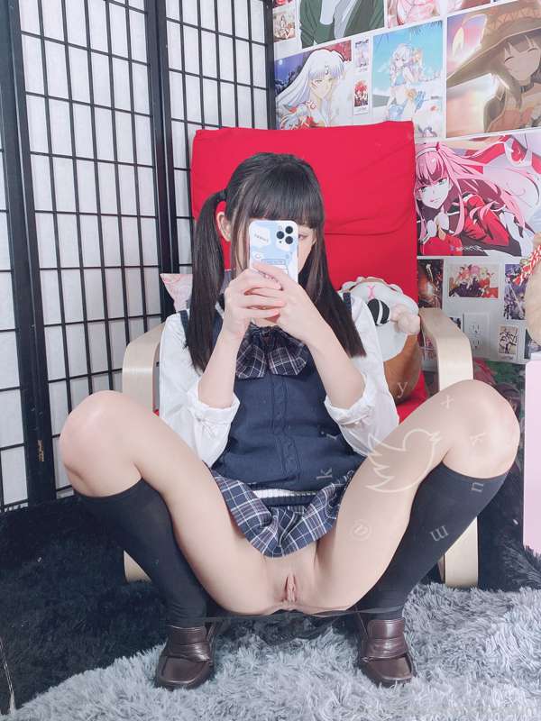 Horny school girls always comes home to take pictures for he.. 26
