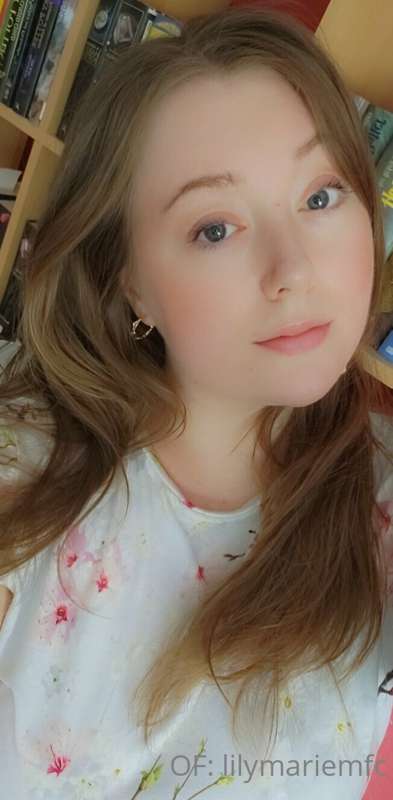 Recent selfies from outside (mostly). I've been walking a wh.. 4