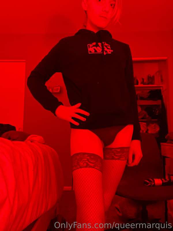 Happy fishnet Fr…Monday? Idk it’s been a weird week  Like or.. 3