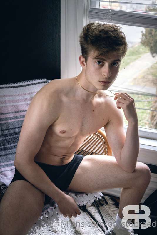 @codyviper is a super hot newcomer I found on Grindr when I ..