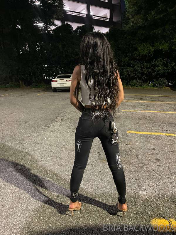 Do you like my outfit? 3