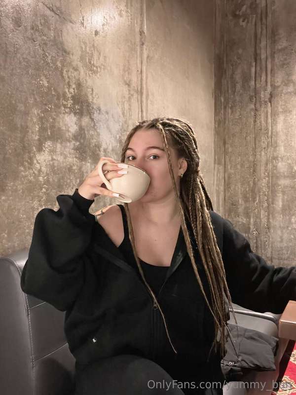 Coffee isn't just for mornings ahah 😋😋🥐☕