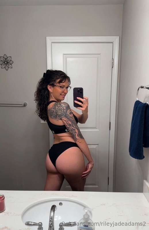 Rileyjadeadams2 - Onlyfans - 2025-05-31T22:40:41