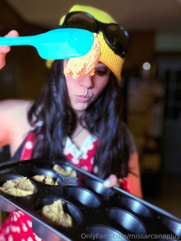 You'd lick this batter off my fingers too, right? 8