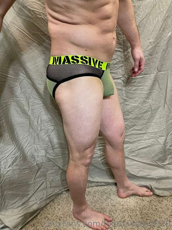 Sexy massive briefs! 9