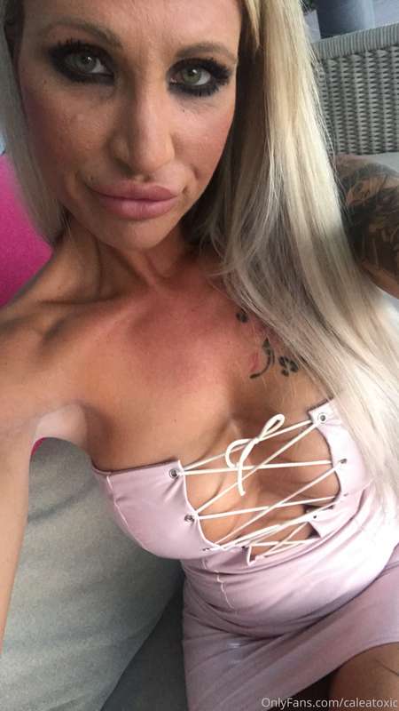 Enjoying sun in skintight PVC 💋
