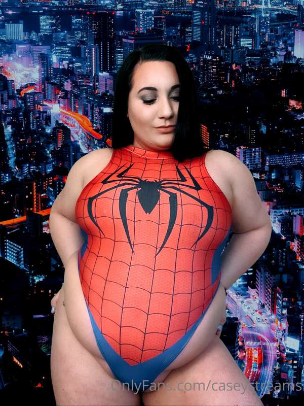 My stuffer-senses are tingling 🕸💙❤️ 3