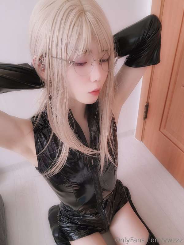 sweat a lot when I wear latex clothes