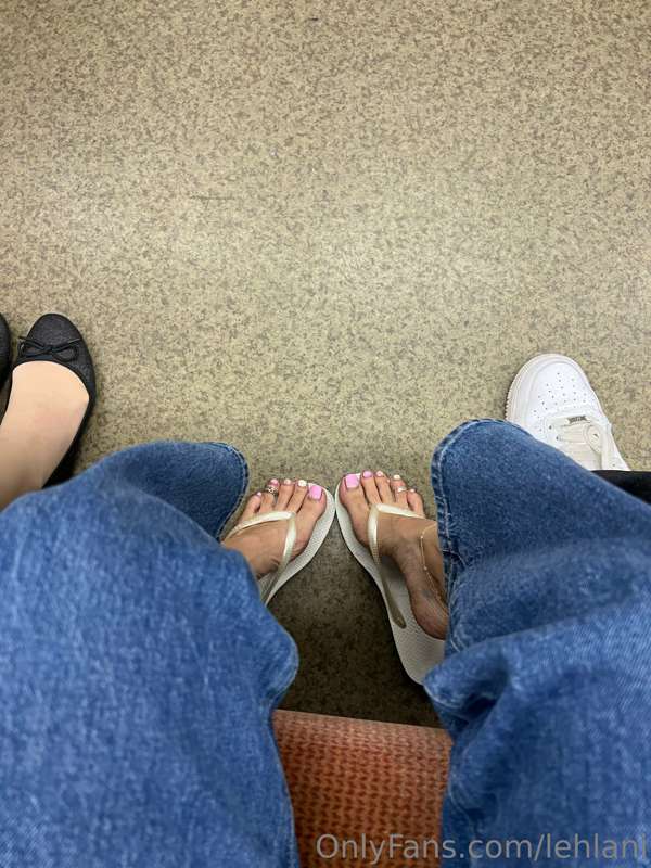 Sneaking pics on the train 💖