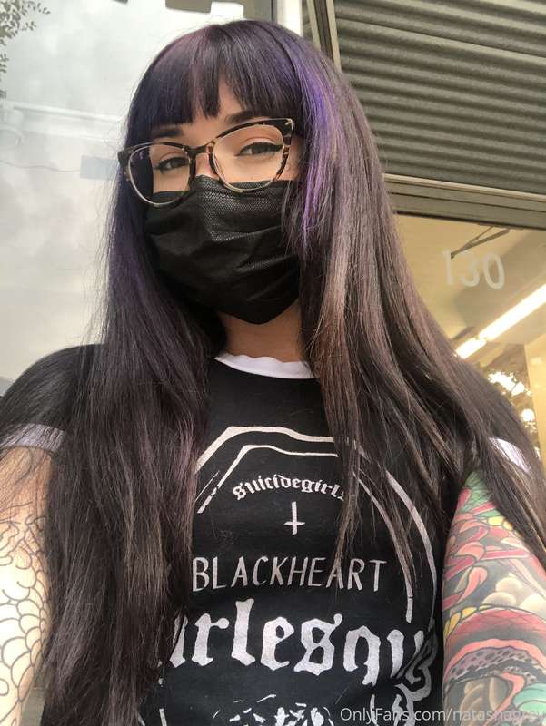 I got a haircut and feel like a whole new girl hehe 5