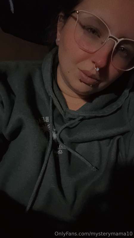 This sleepy girl is ready for bed, who wants to see me playi..