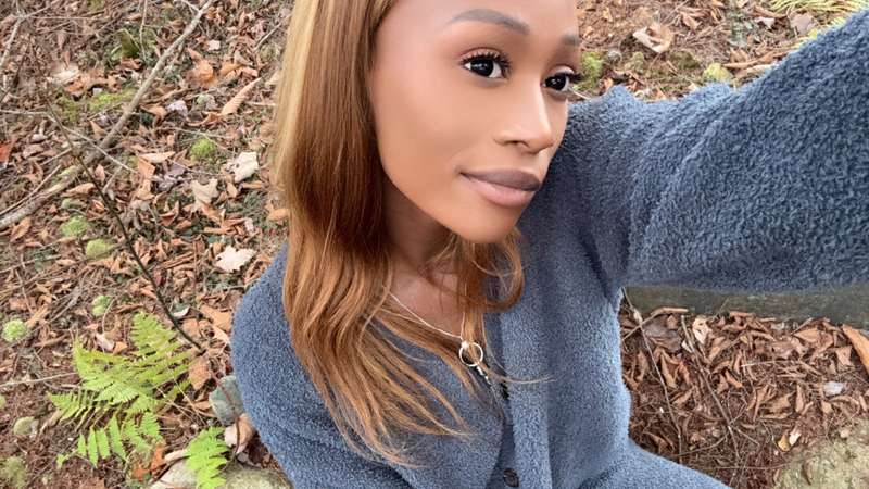 took a quick selfie before heading back inside… kinda want y..