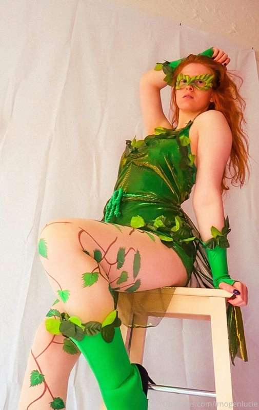 On her throne👑😈🌿