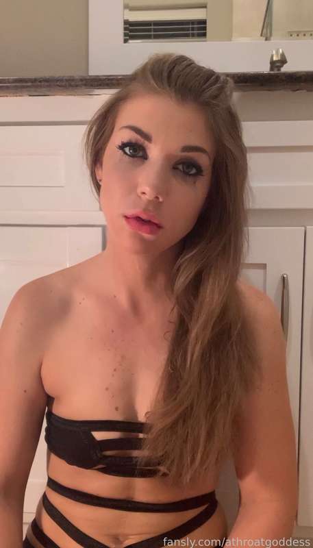 Athroatgoddess - Fansly - 22 Feb, 2022