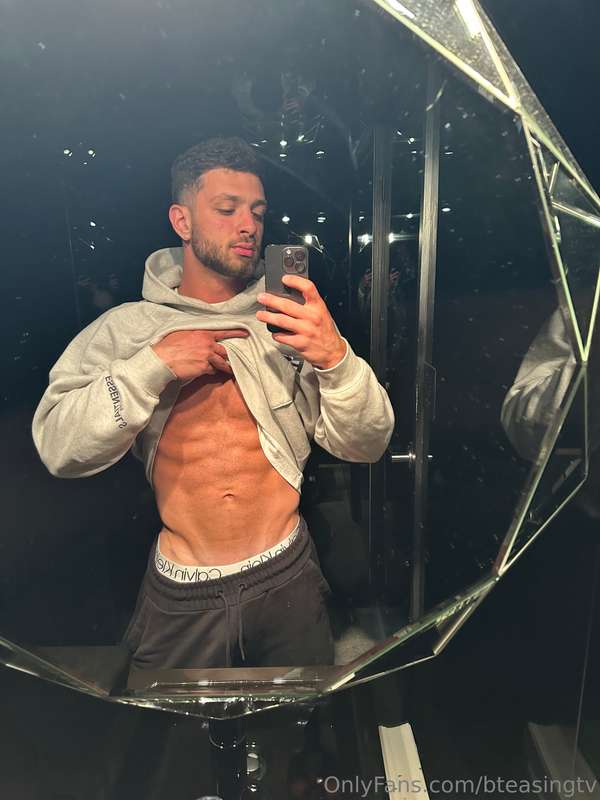 😜