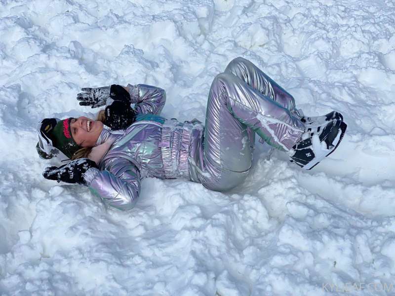 I’m lovin playing in the snow 🤣