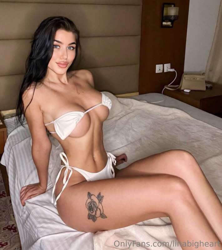 💕 SWEETLY 🌸 @sexybellyy_premium 💕 SHE IS LOOKING FOR A 🌸 DO ..