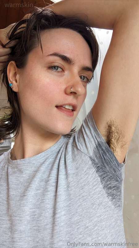 i don’t wear antiperspirant cause my skin doesn’t like it…oh..