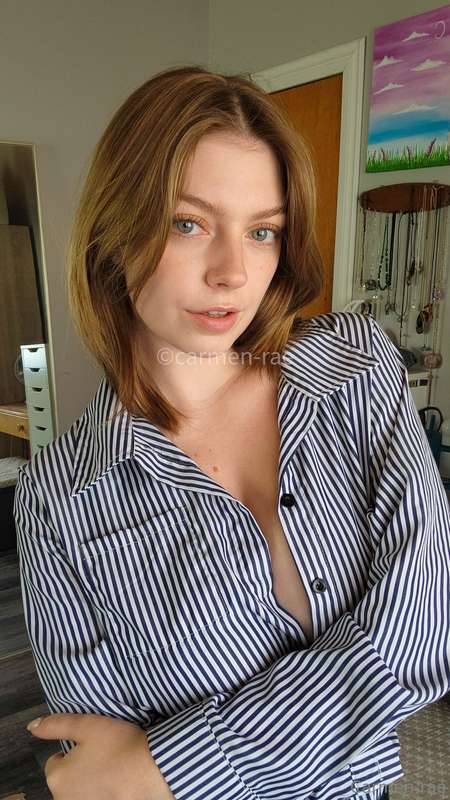 New button up top 😘 should I feature it in a video? 💜 20