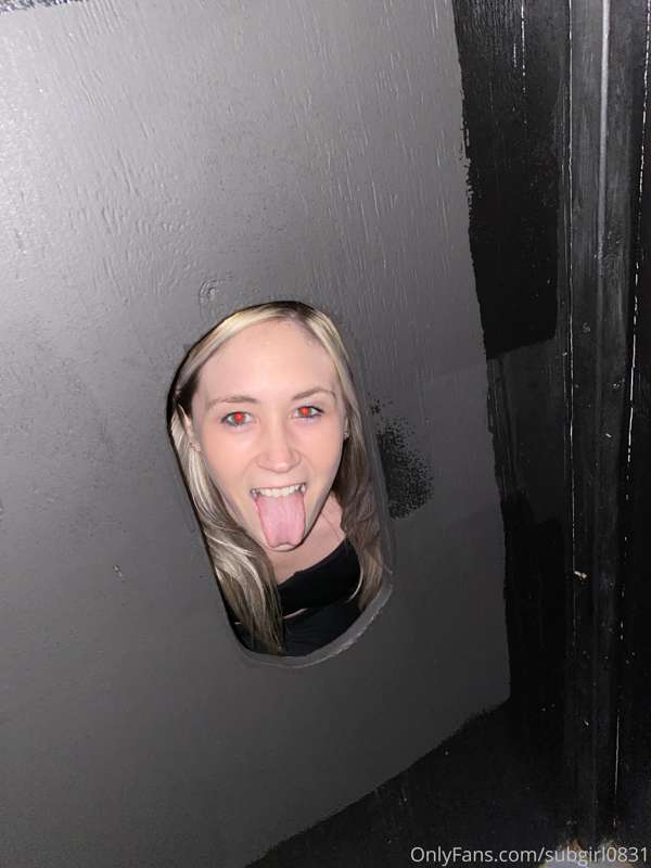 I did my first glory hole this weekend and had a amazing tim.. 4