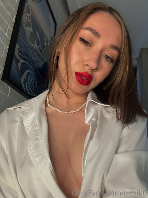 What do you think of this austere outfit? Do you think I'd b..