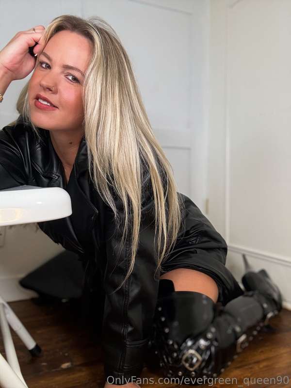 Full Leather Trench Coat Photo Set Pt.1…🖤 27