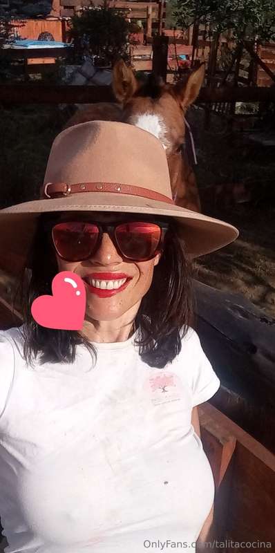  Feliz inicio de semana para VosHermoso día en la Granja hoy.. 1