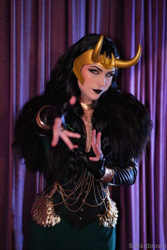 Lady Loki! My wig was killing meeee after shooting this comm.. 2
