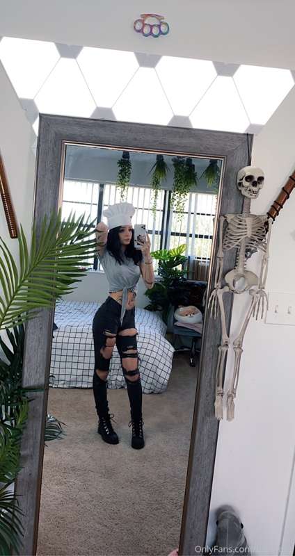 Chef cosplay set pt. 1🖤 this was a cosplay from the Total Dr.. 24